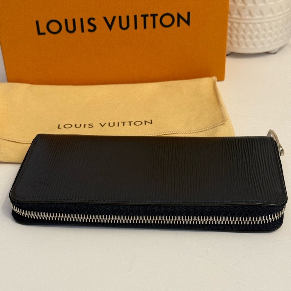 Louis Vuitton Navy Blue Epi Leather Zip Around Wallet - Picture 9 of 14